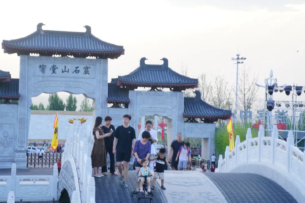 专属特惠 ！响堂山暑期学生免门票啦！